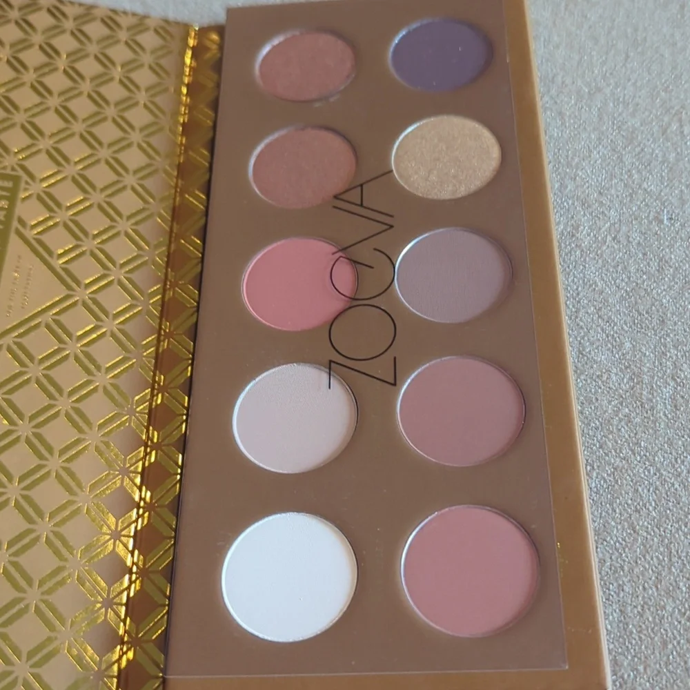 Zoeva Caramel eyeshadow palette